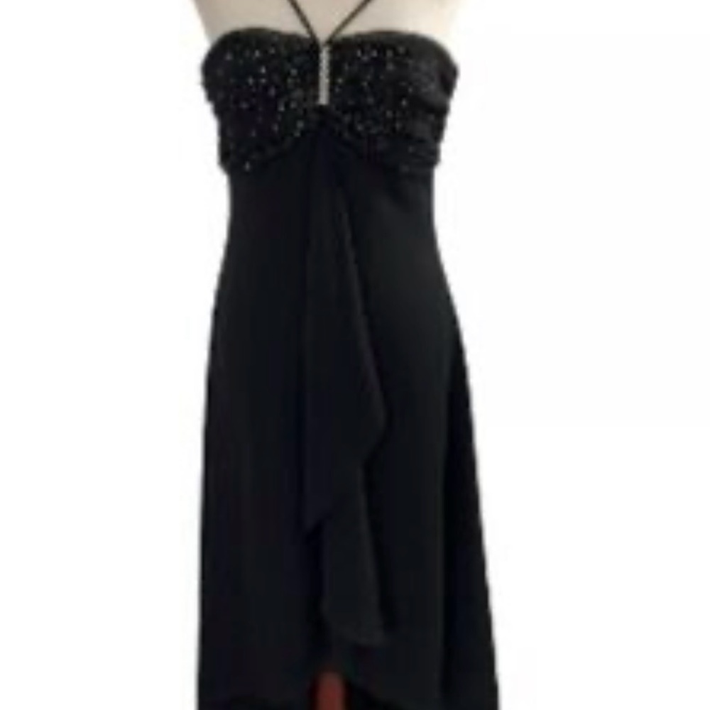 Elegant Strapless Black Dress with Beaded Detail